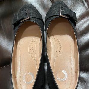 Black wedge shoes
